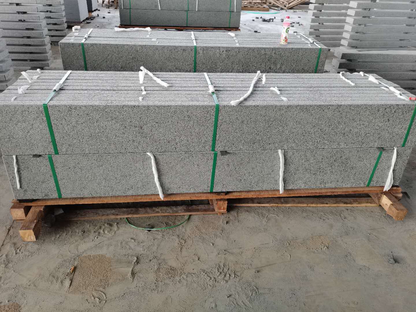 G654CB Dark Grey Granite Combodia Granite Kerbs Steps Flooring Tiles