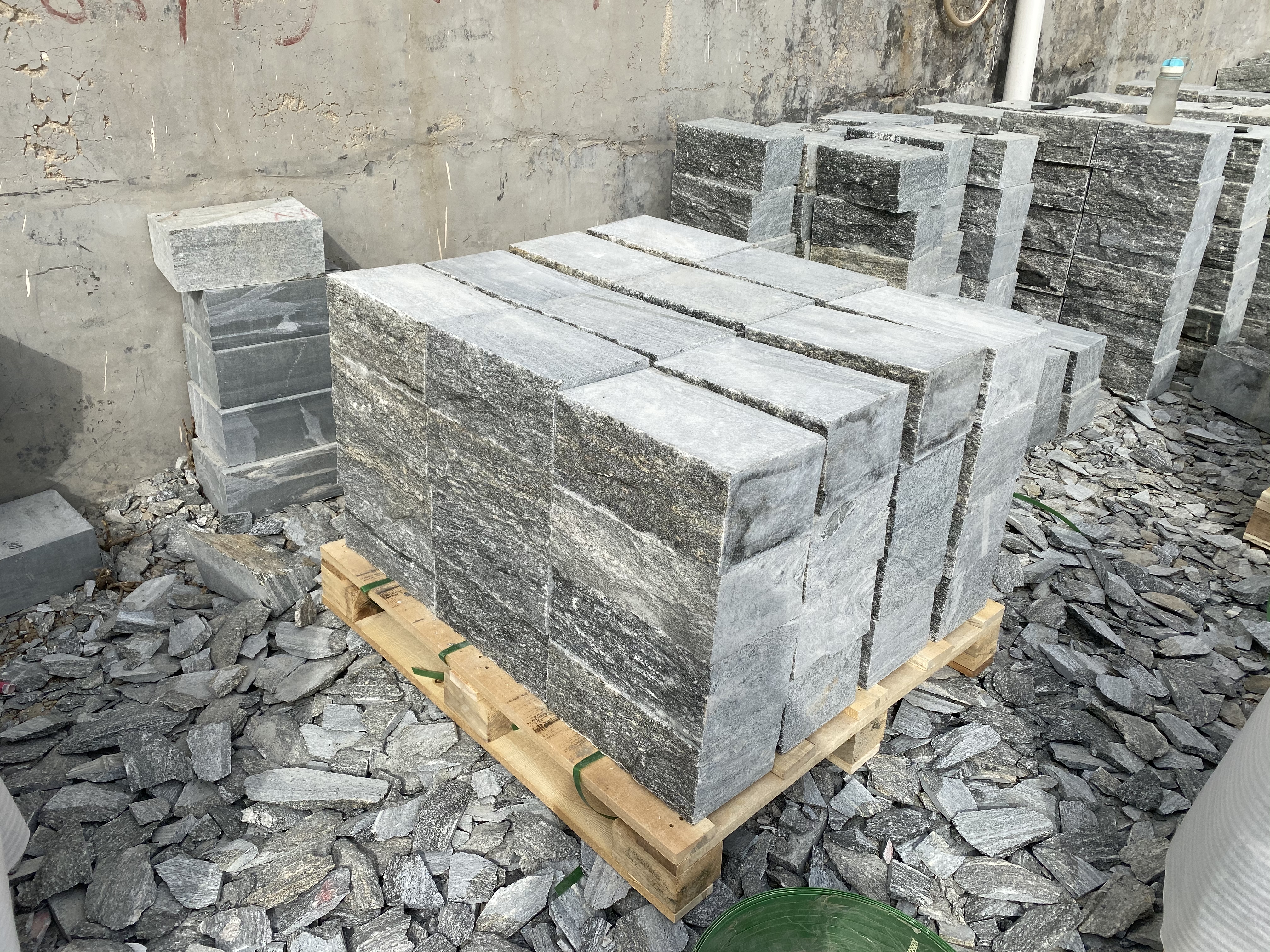 G333 Chinese Granite Flooring Tiles Granite Steps